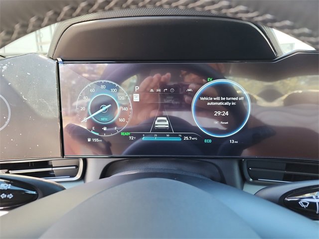 New 2025 Hyundai Elantra Limited image 29