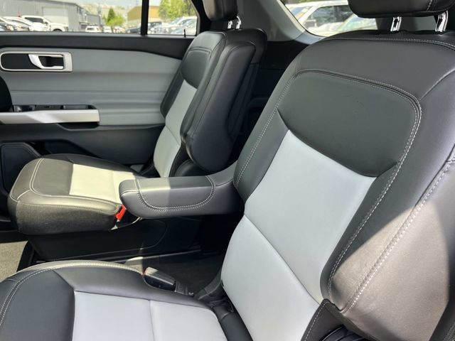 Used 2023 Ford Explorer XLT w/ Equipment Group 202A AWD/4WD image 25
