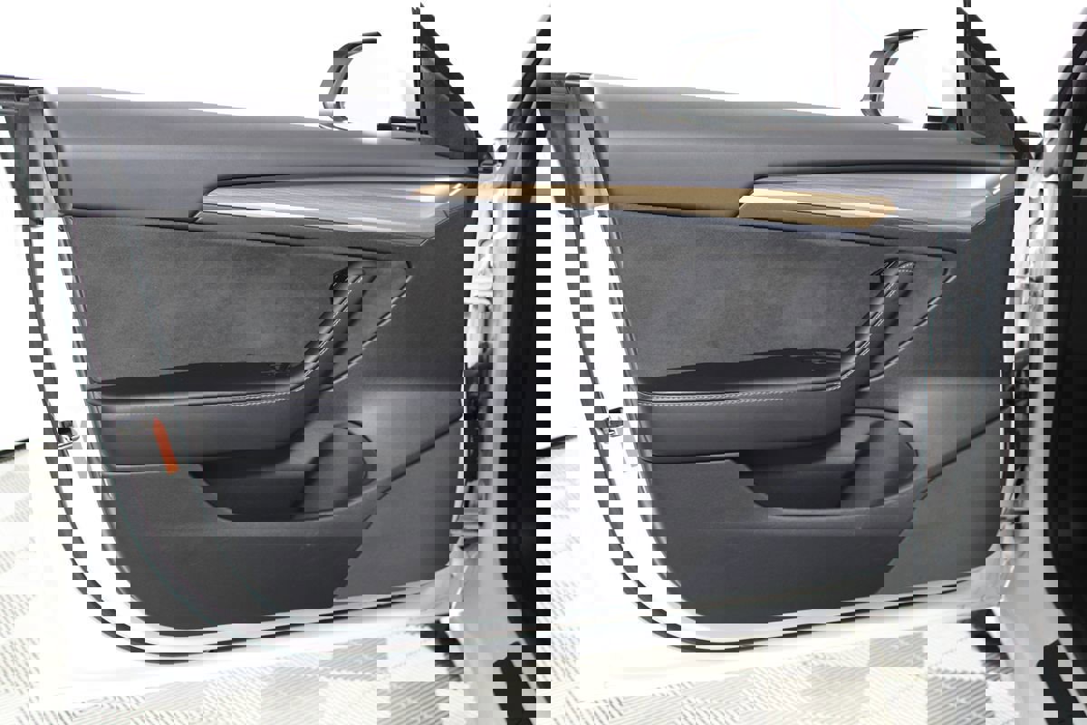 Used 2021 Tesla Model 3 Standard Range Plus image 6