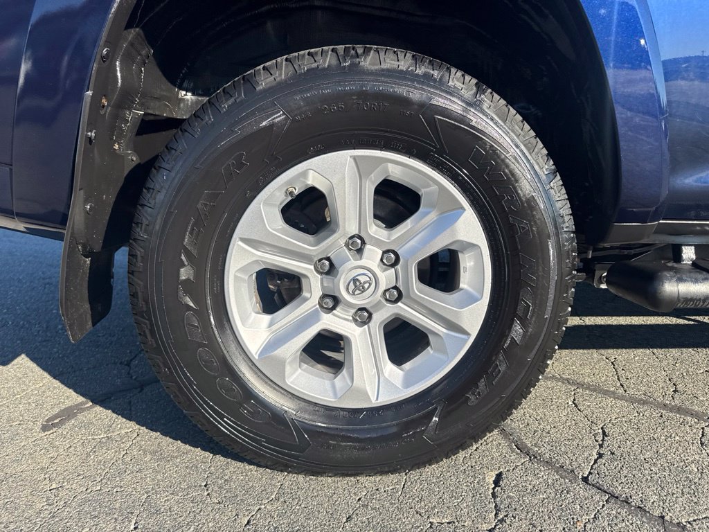 Used 2018 Toyota 4Runner SR5 Premium AWD/4WD image 7