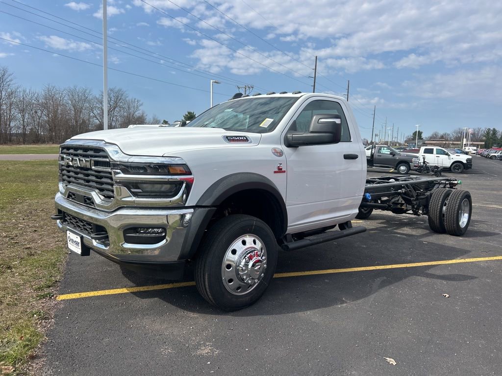 New 2026 RAM 5500 Tradesman AWD/4WD image 3
