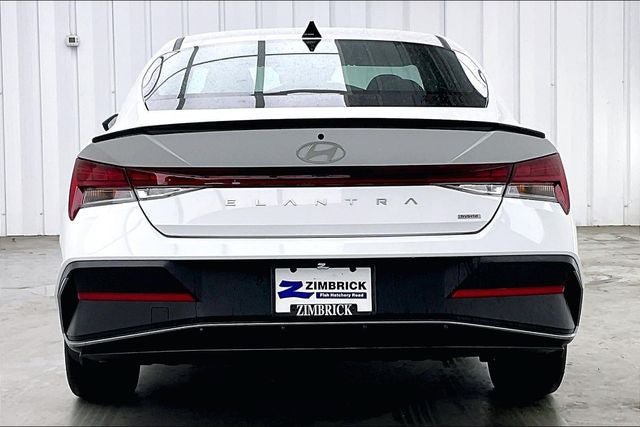 New 2026 Hyundai Elantra SEL FWD image 4