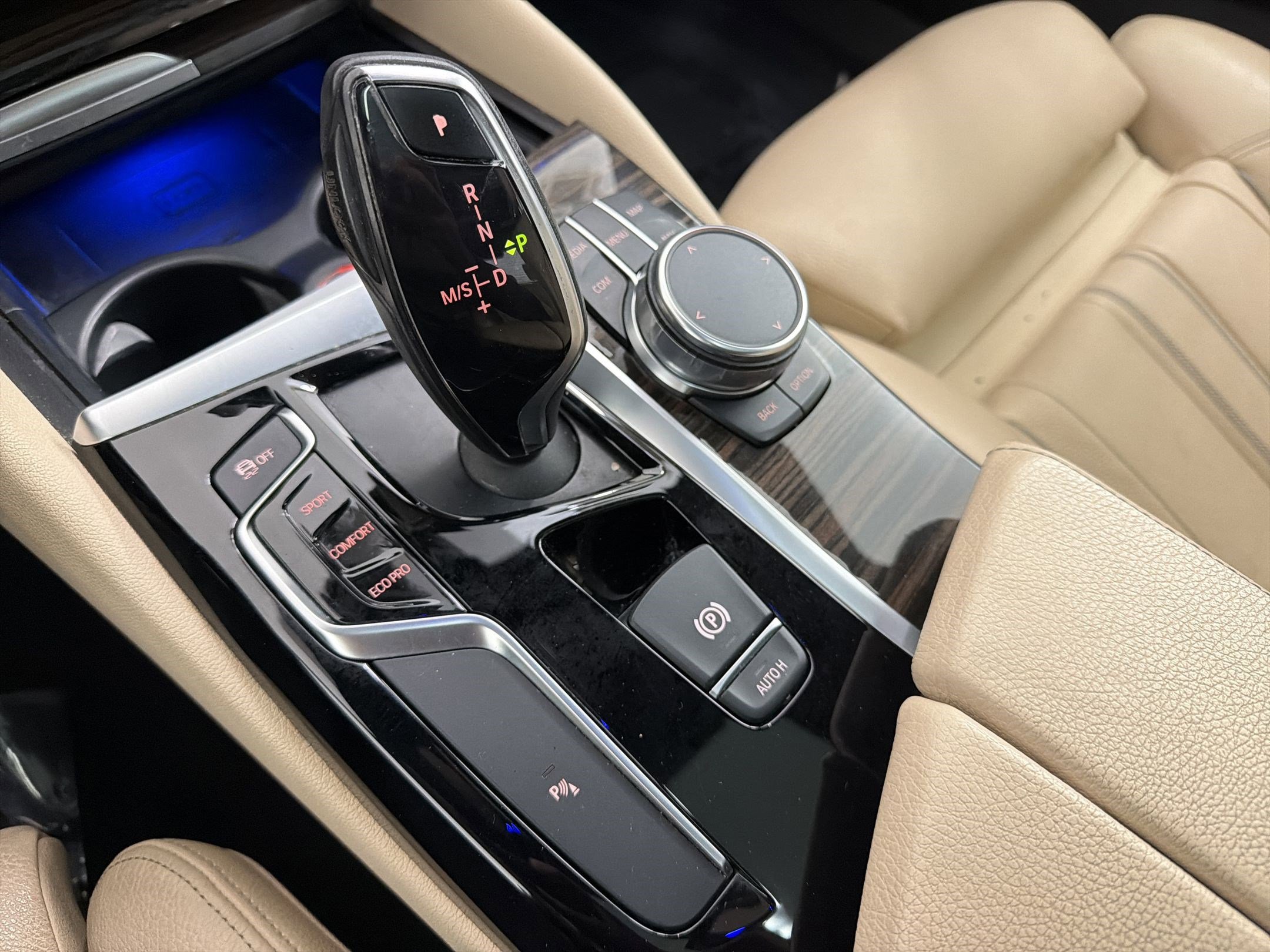 Used 2018 BMW 540i RWD image 16