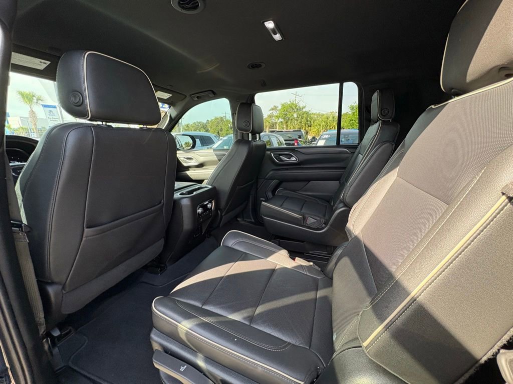 Used 2022 GMC Yukon XL SLT w/ SLT Luxury Package AWD/4WD image 15