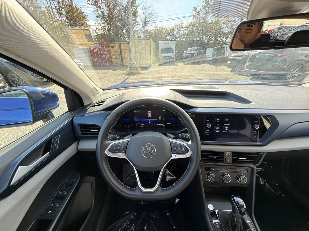 Used 2022 Volkswagen Taos SE w/ IQ.Drive SE Package image 18