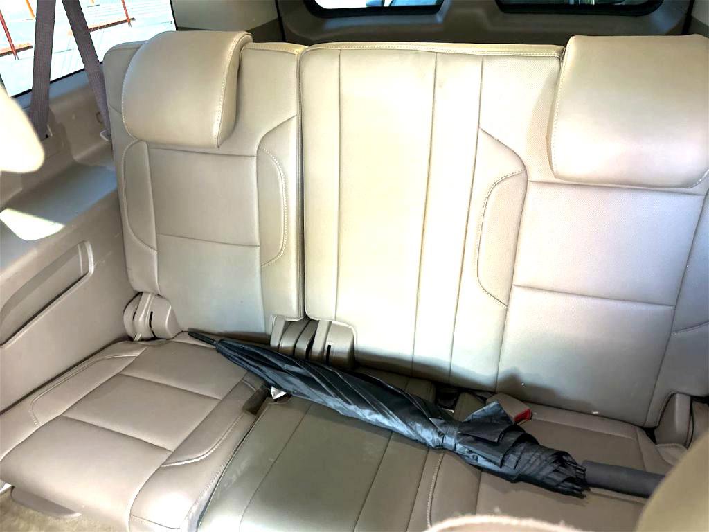 Used 2017 Chevrolet Suburban Premier image 11