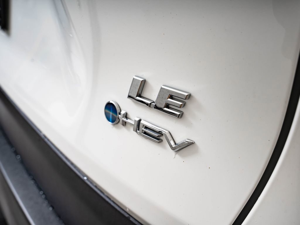 Used 2025 Toyota RAV4 LE AWD/4WD image 19