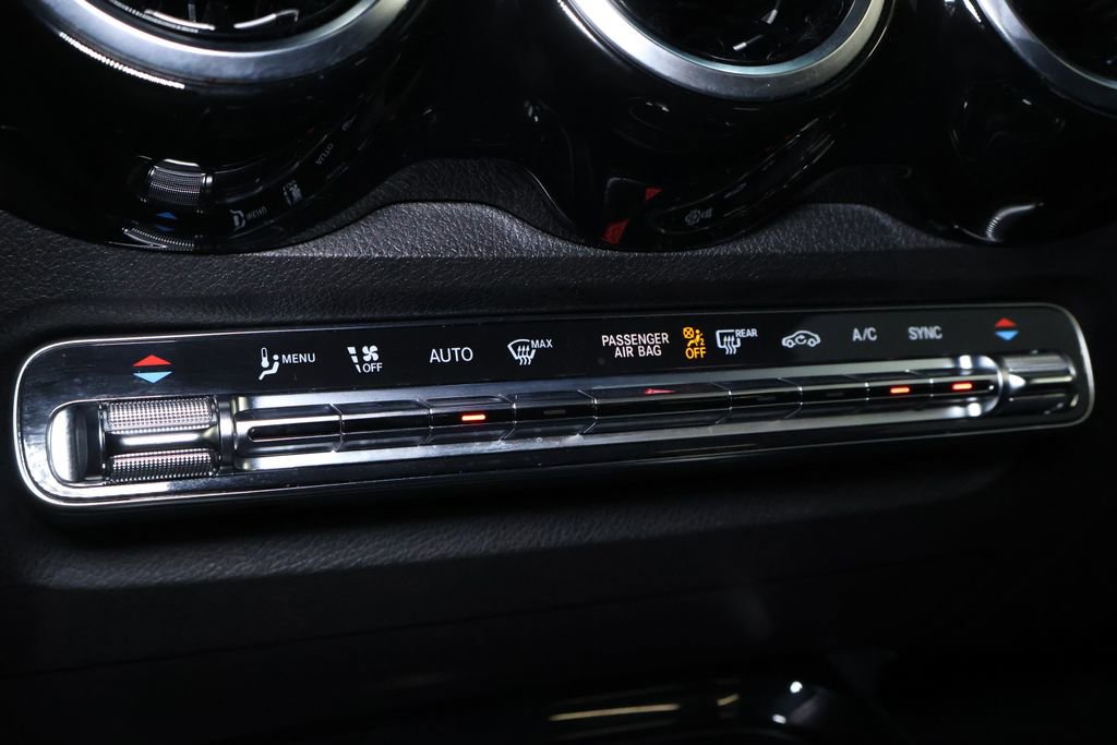 Used 2020 Mercedes-Benz GLB 250 4MATIC image 34