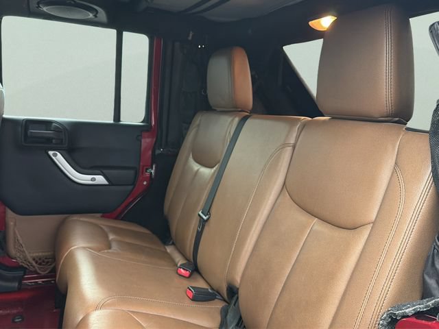 Used 2013 Jeep Wrangler Unlimited Sahara w/ Connectivity Group AWD/4WD image 17