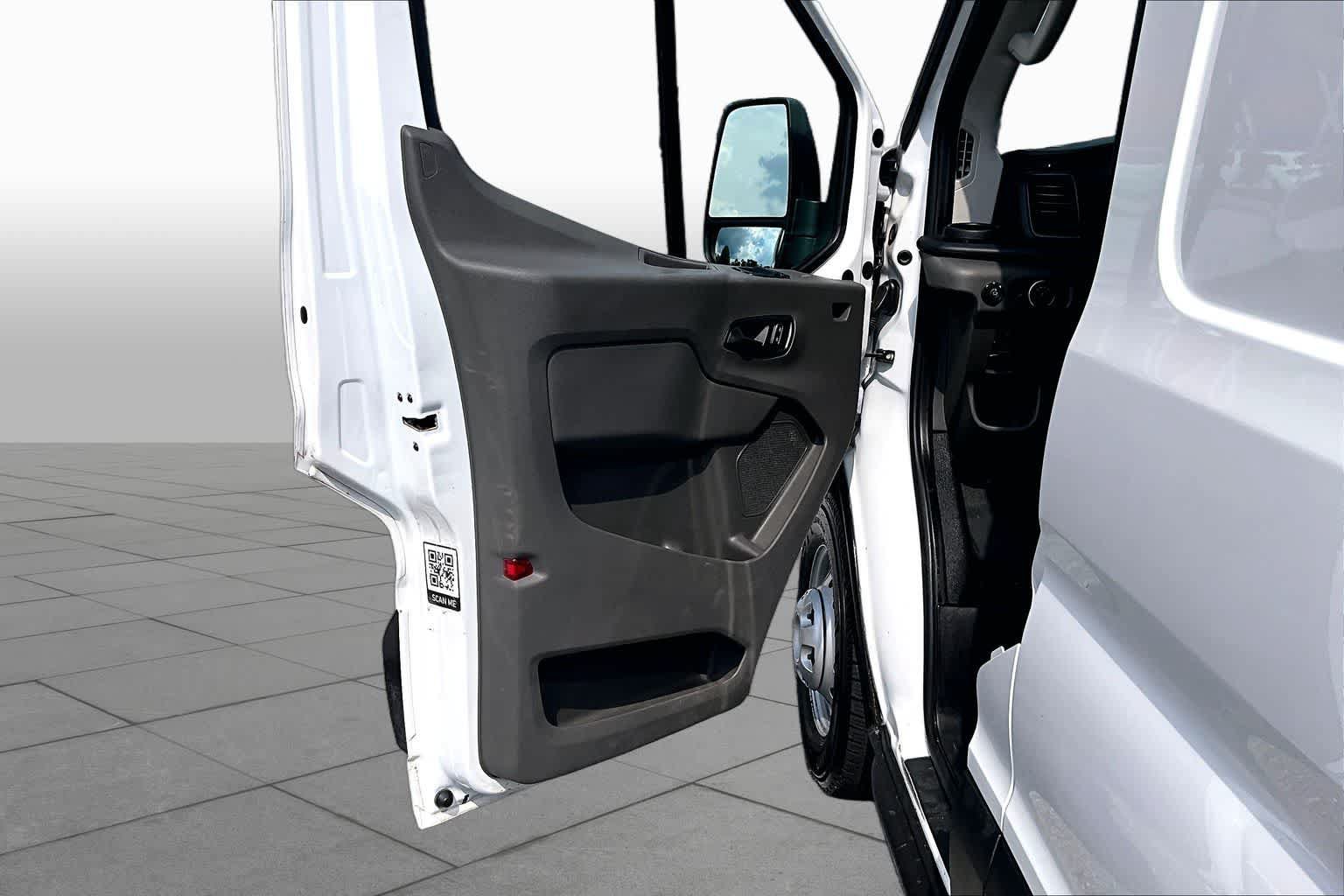 Used 2023 Ford Transit 250 Medium Roof AWD image 22