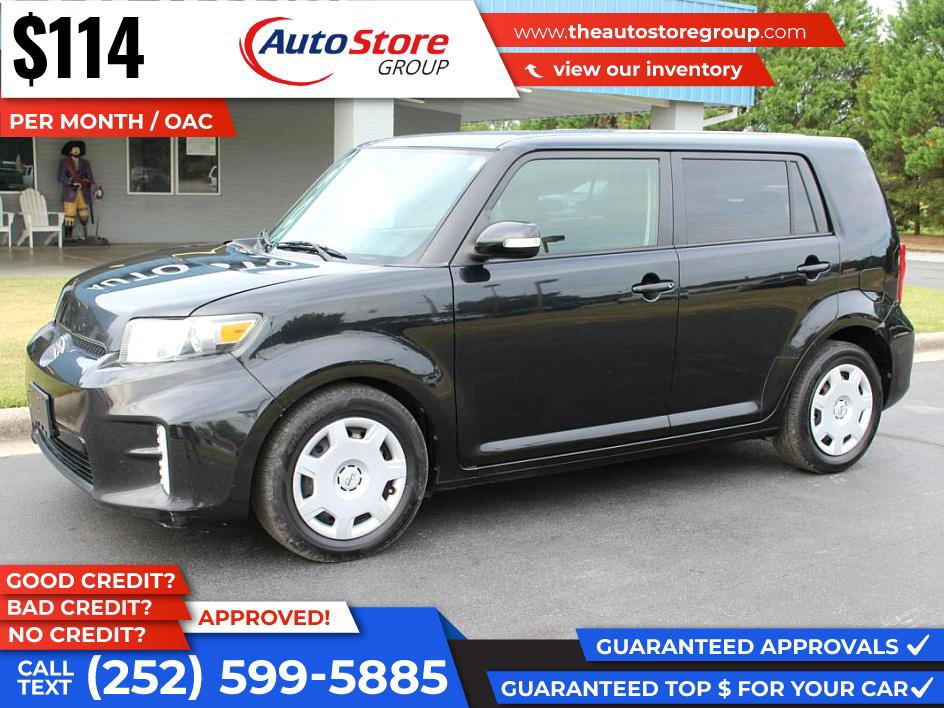 Used 2014 Scion xB image 2