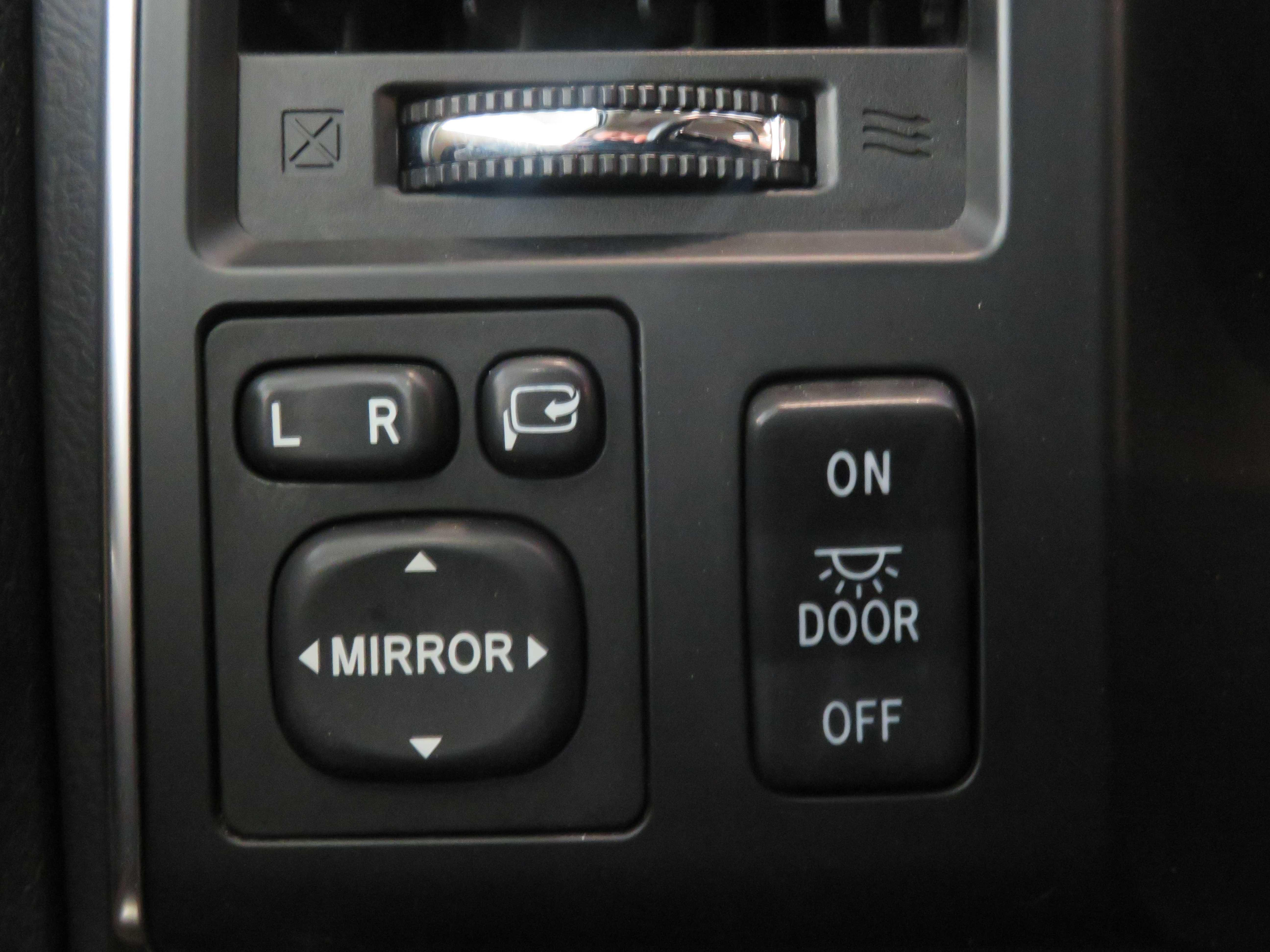 Used 2018 Toyota Sequoia Limited w/ Safety & Convenience Package AWD/4WD image 42