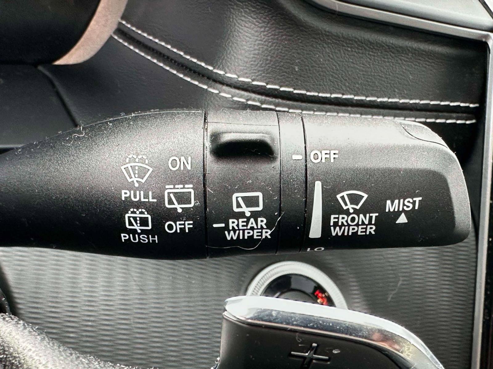 Used 2023 Jeep Grand Cherokee L Laredo image 21