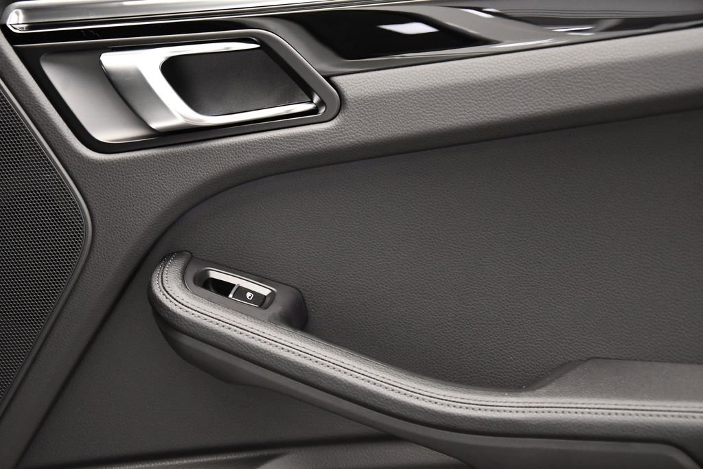 Used 2025 Porsche Macan image 48