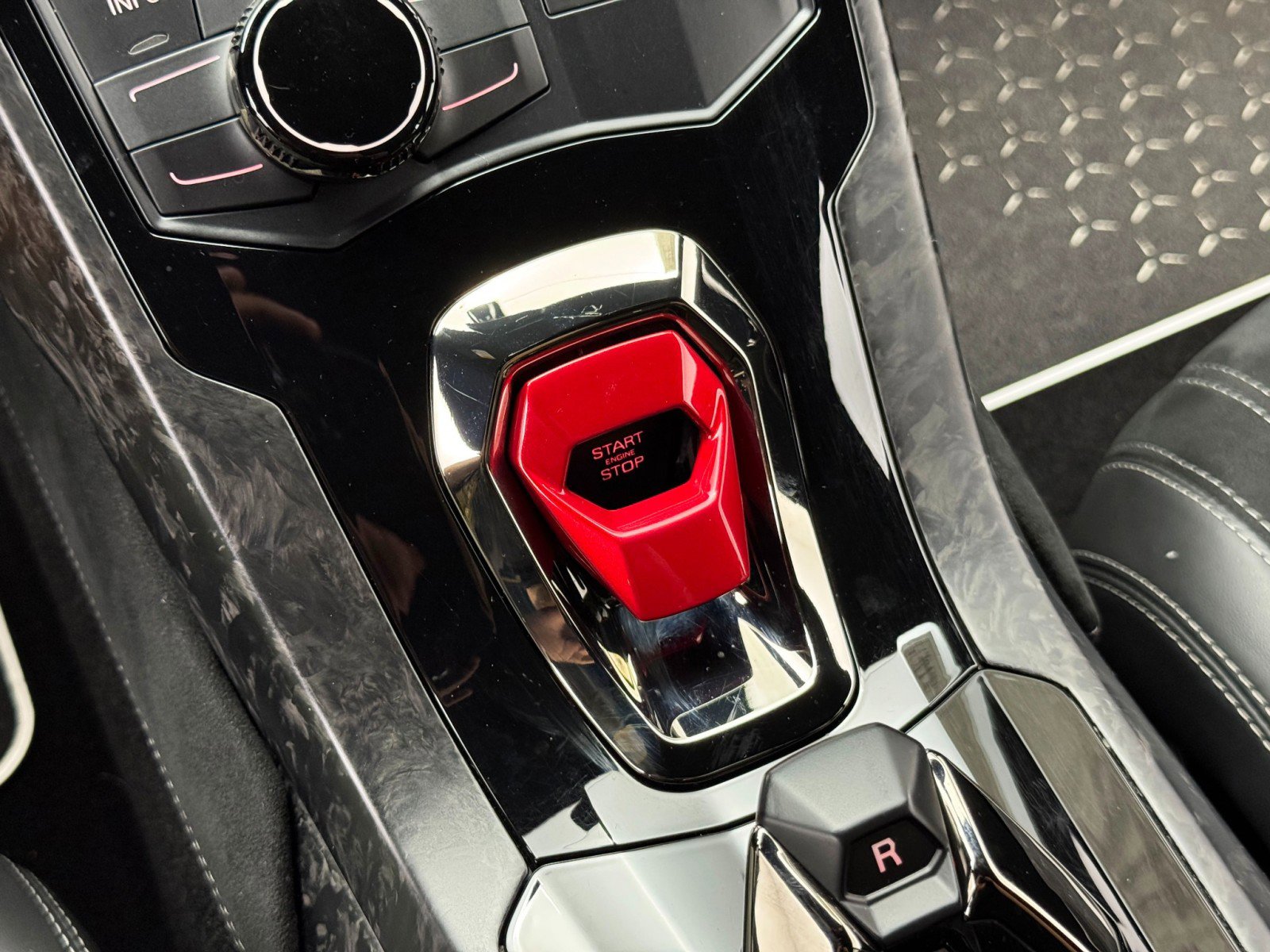 Used 2018 Lamborghini Huracan Performante image 36