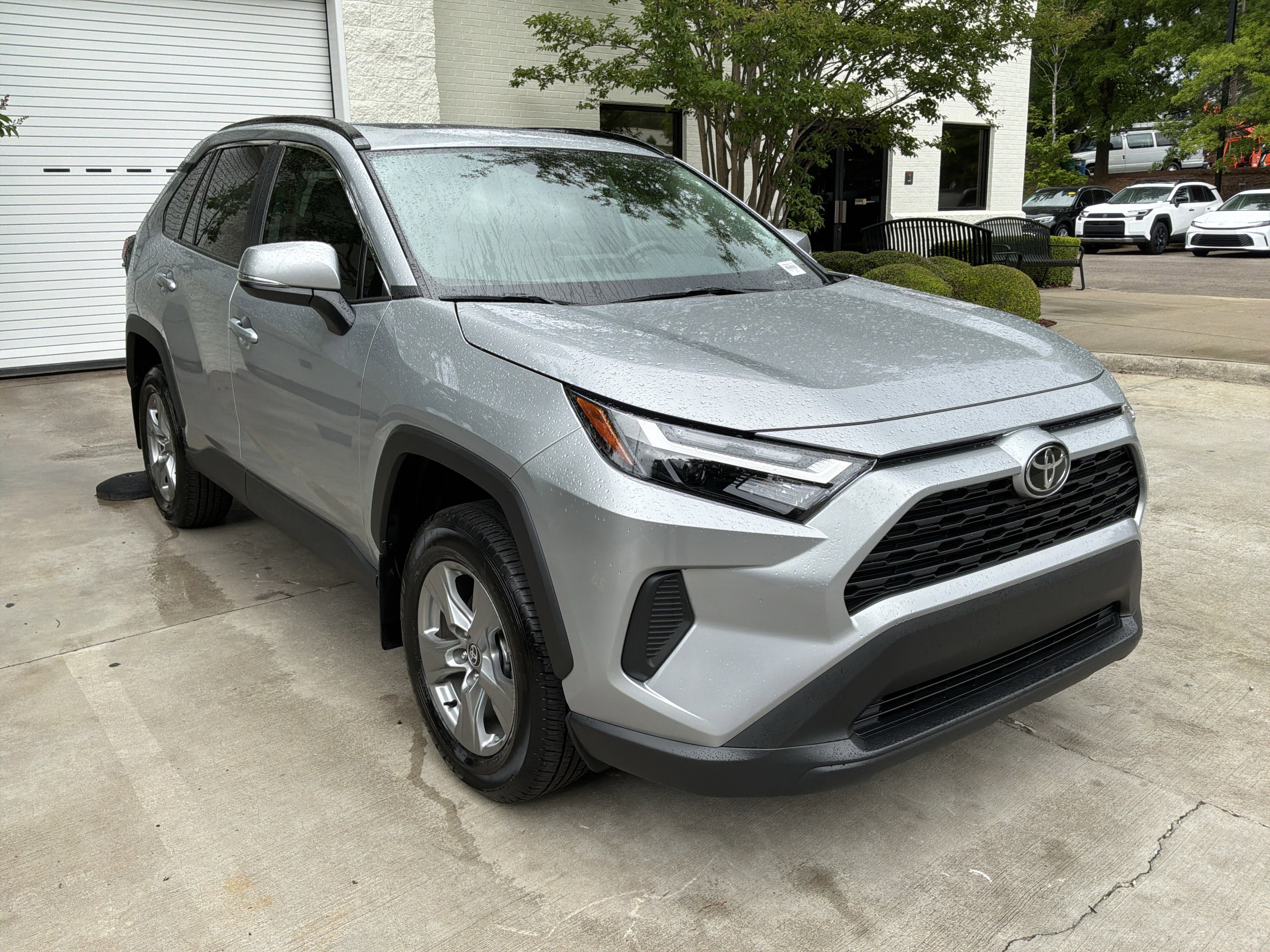 Used 2025 Toyota RAV4 XLE w/ Convenience Package FWD image 2