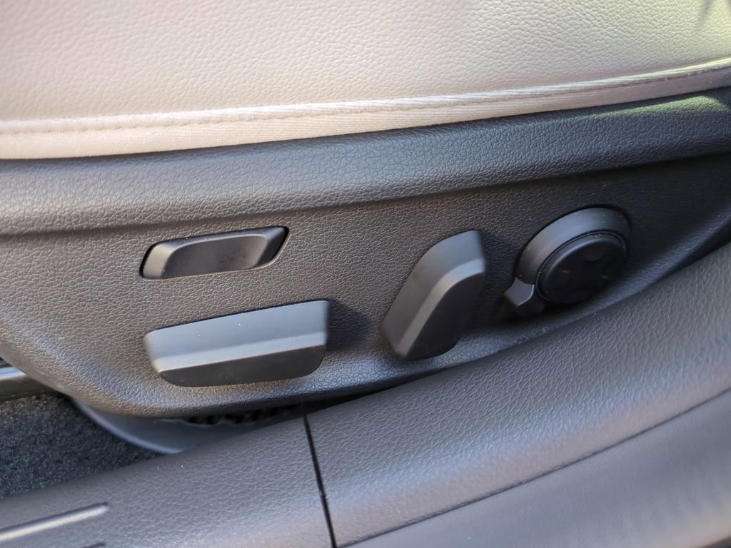 Used 2025 Genesis G70 3.3T Advanced image 18