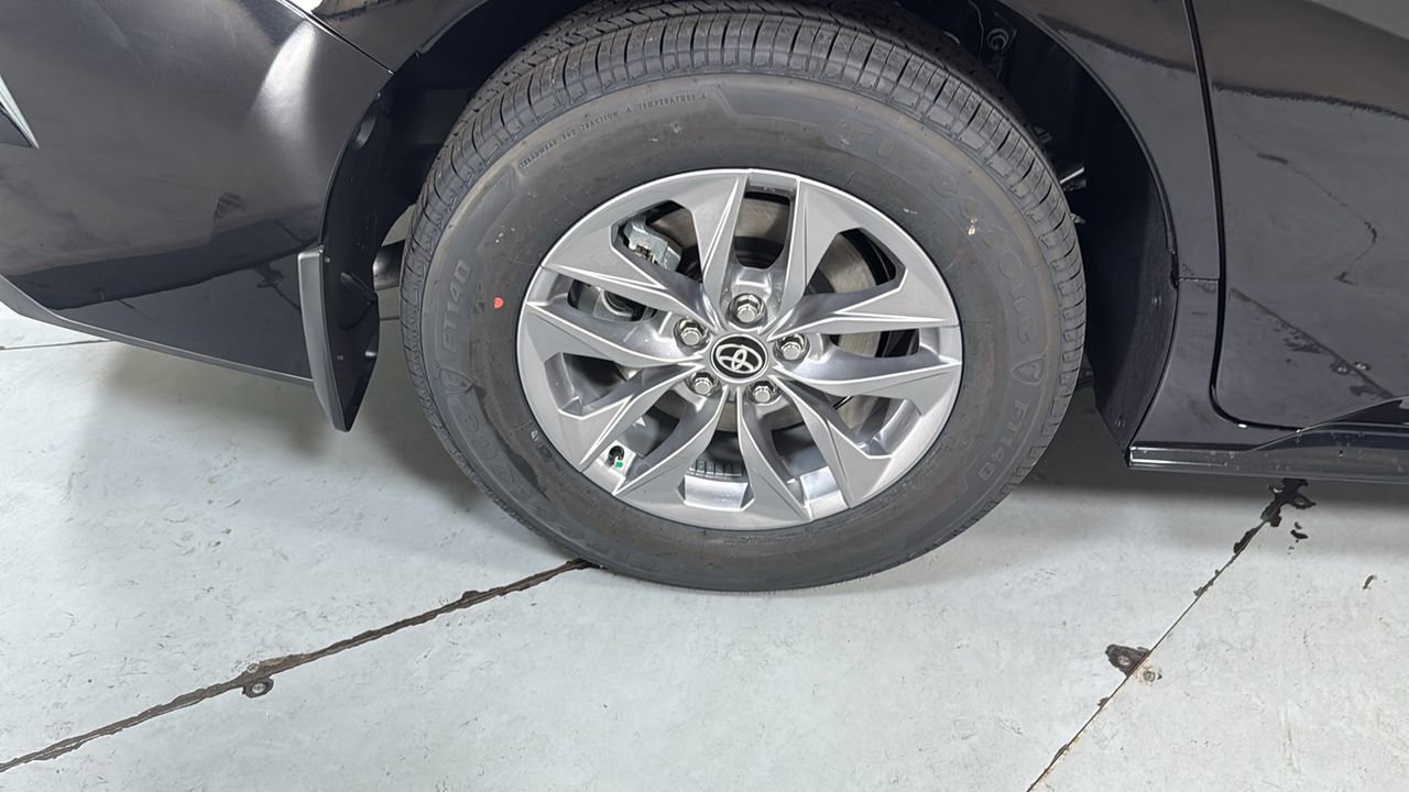 New 2026 Toyota Sienna LE image 23