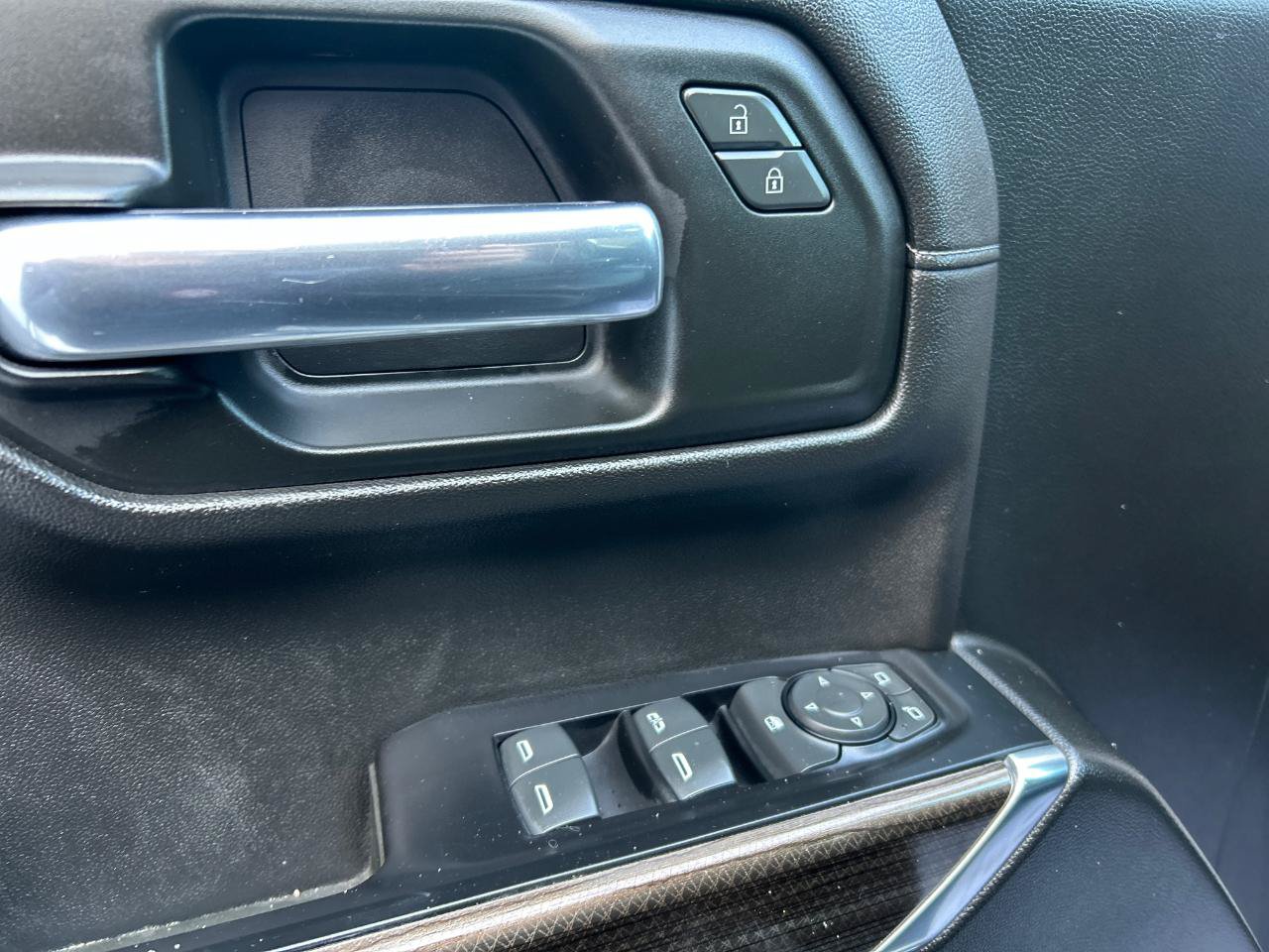 Used 2019 Chevrolet Silverado 1500 LT Trail Boss AWD/4WD image 10