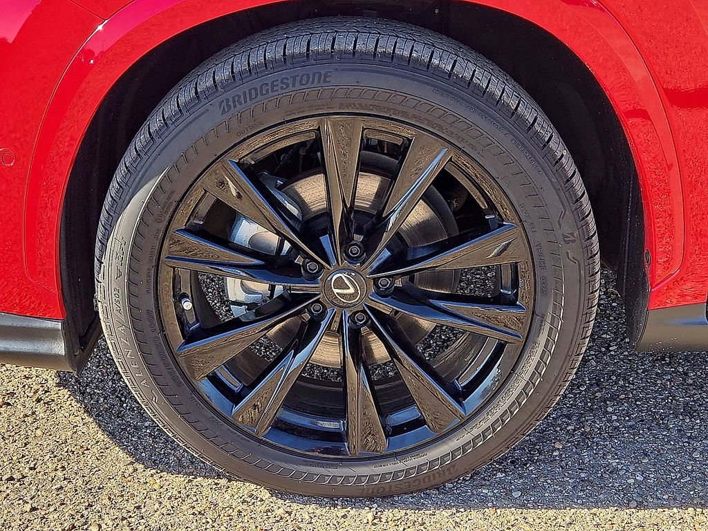 Used 2025 Lexus NX 450h+ F Sport image 10