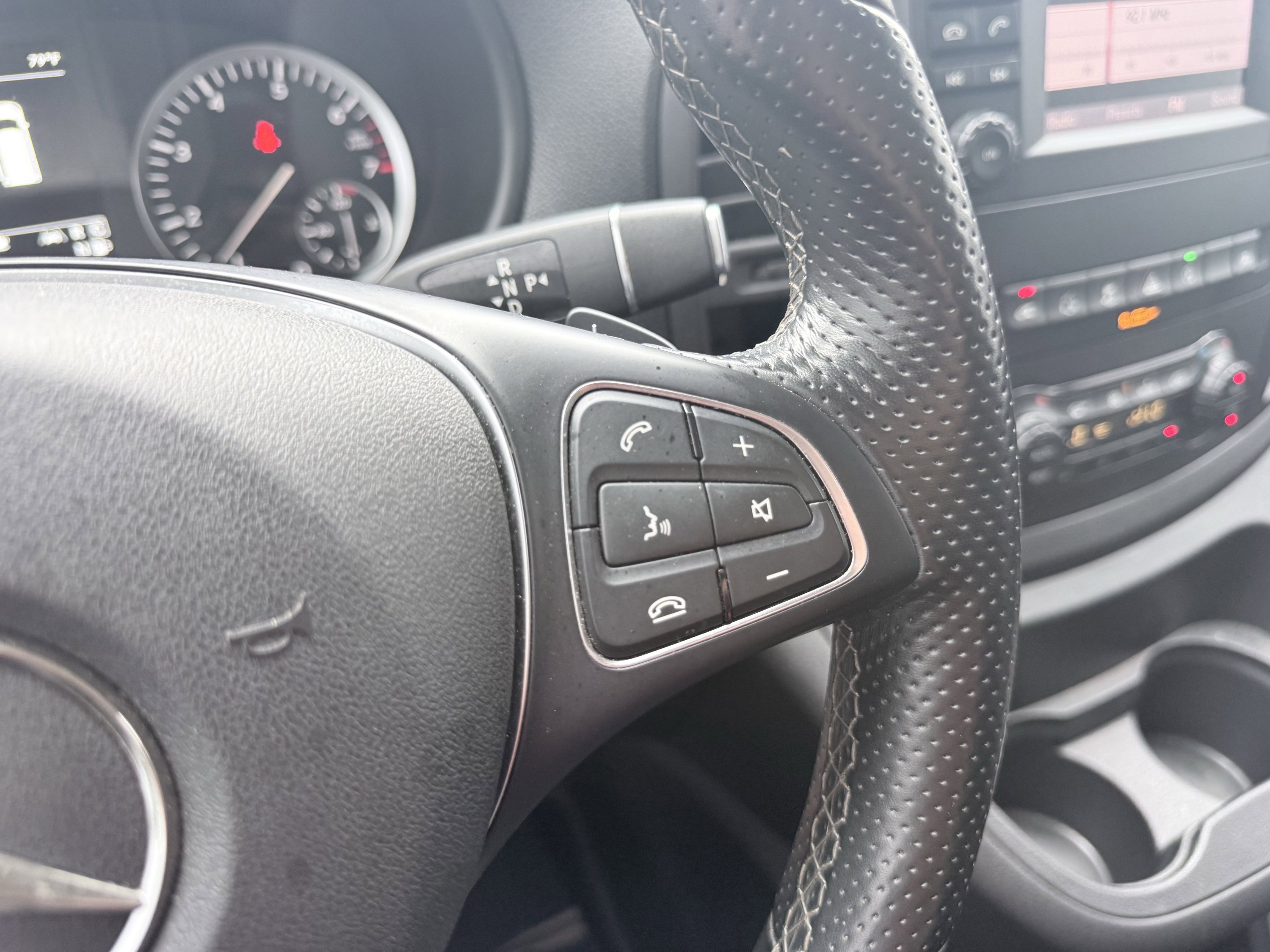 Used 2018 Mercedes-Benz Metris Passenger image 58