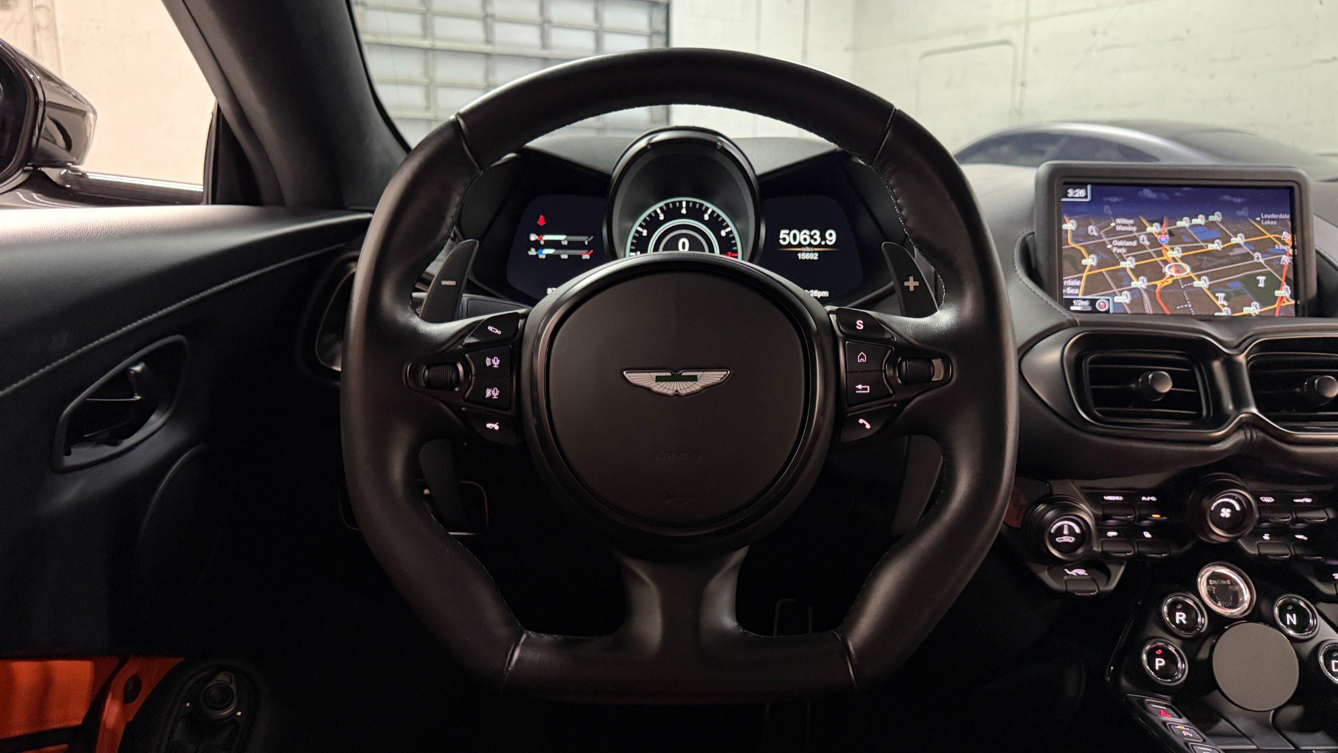 Used 2021 Aston Martin V8 Vantage Coupe RWD image 42