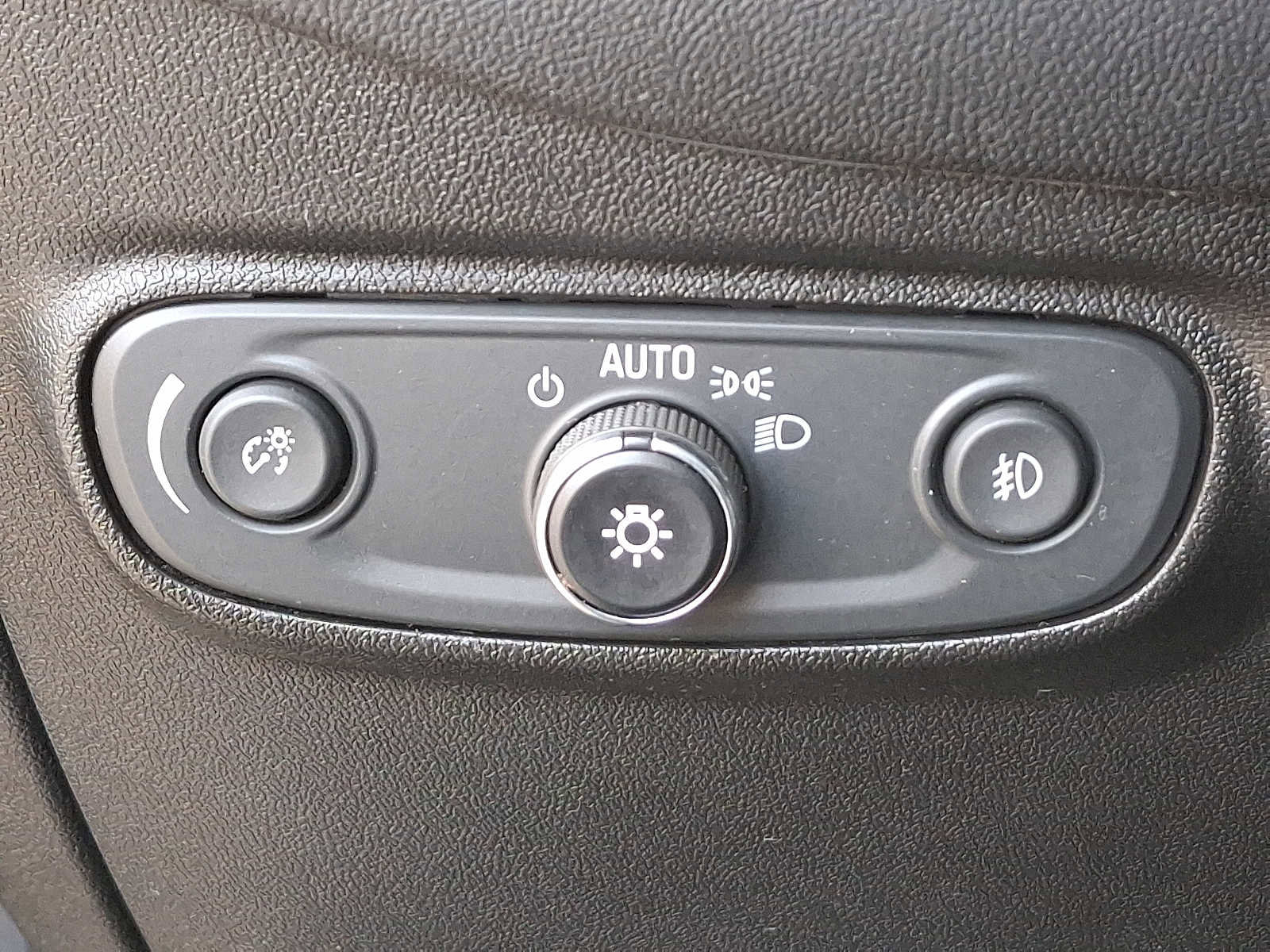 Used 2020 Chevrolet Equinox LT w/ Midnight Edition image 26