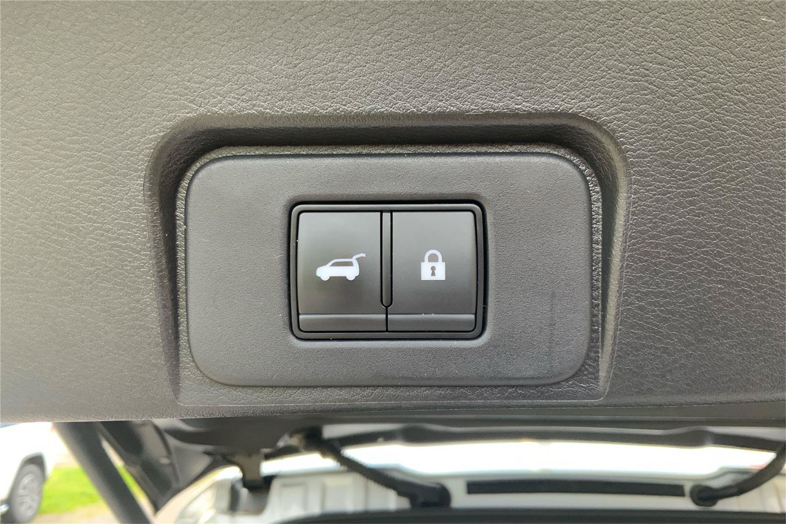 Used 2024 Nissan Rogue SV AWD/4WD image 30