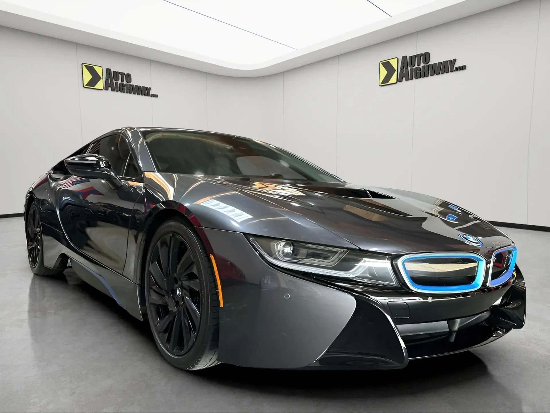 Used 2016 BMW i8 image 3