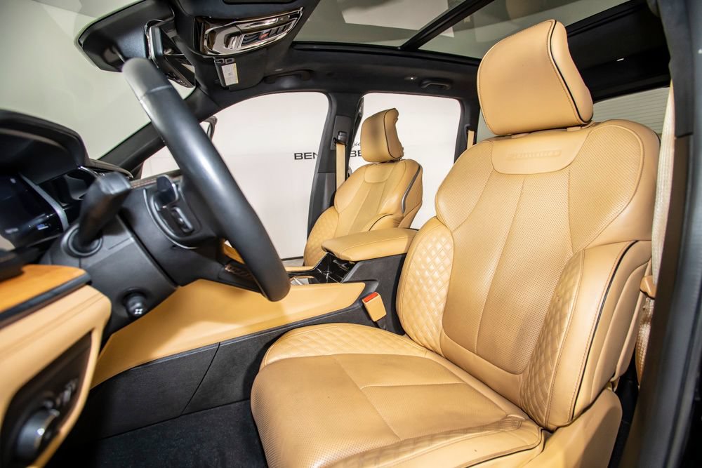 Used 2024 Jeep Grand Cherokee Summit AWD/4WD image 11