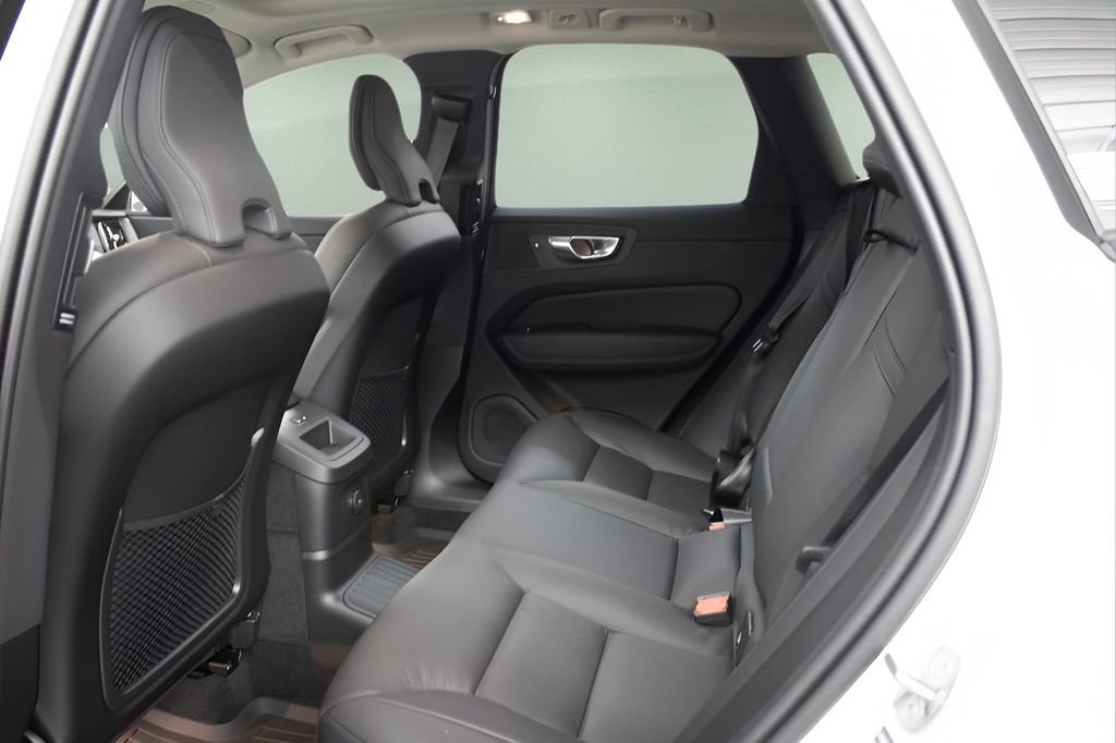 Certified 2025 Volvo XC60 T8 Plus w/ Protection Package Premier image 3