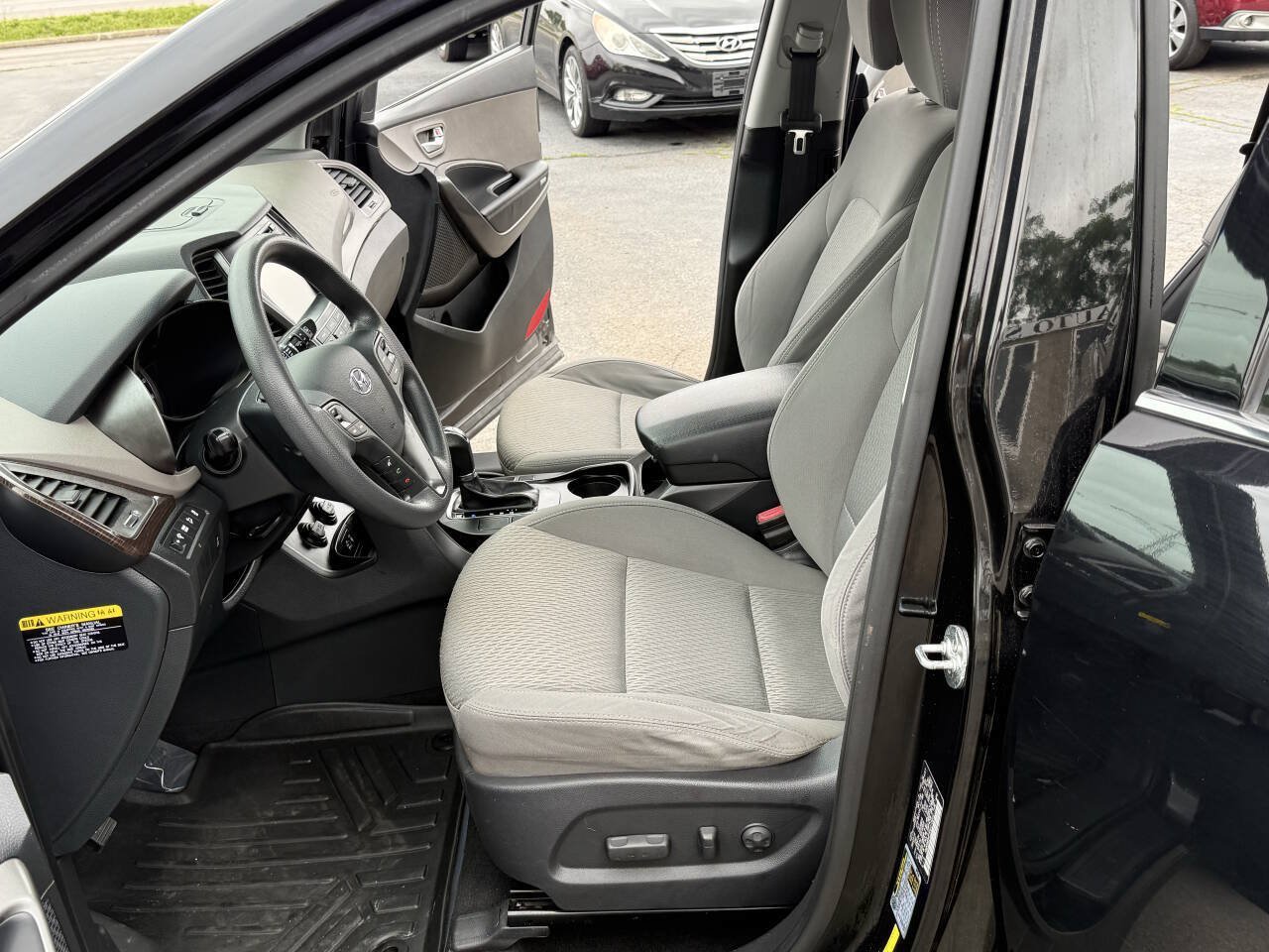 Used 2017 Hyundai Santa Fe SE AWD/4WD image 17