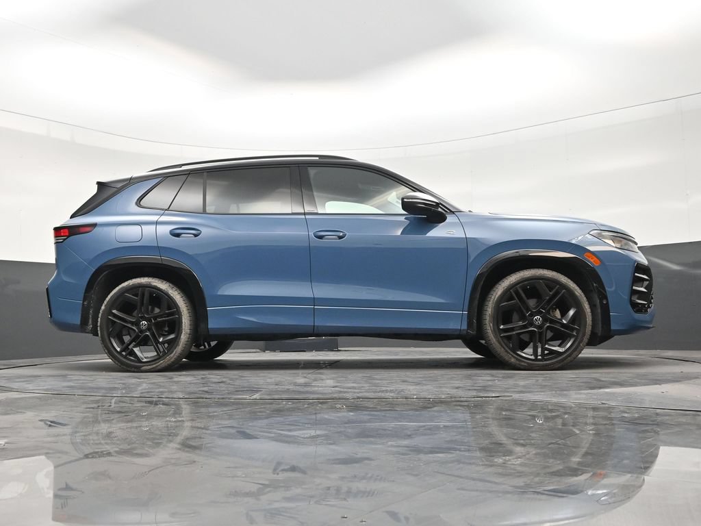 Used 2026 Volkswagen Tiguan SE R-Line FWD image 24