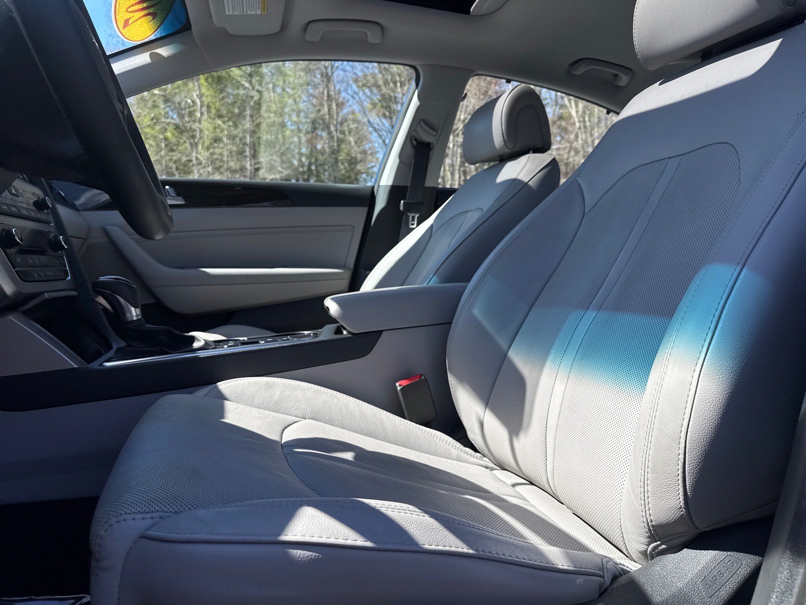 Used 2017 Hyundai Sonata Limited w/ Ultimate Package 04 FWD image 9