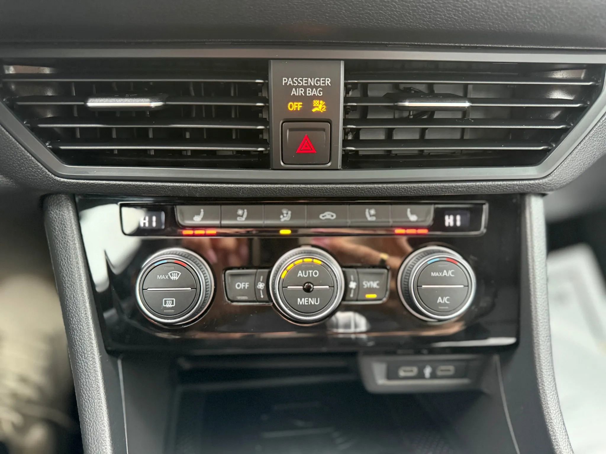 Used 2021 Volkswagen Jetta GLI Autobahn image 27