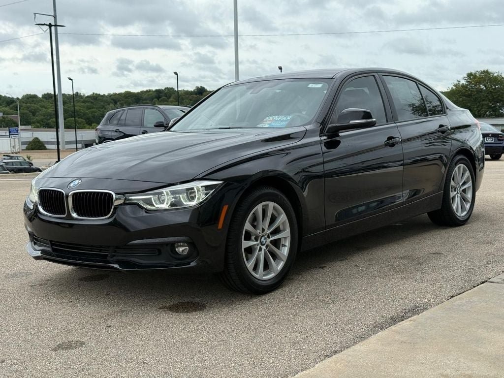 Used 2018 BMW 320i xDrive Sedan AWD/4WD image 8