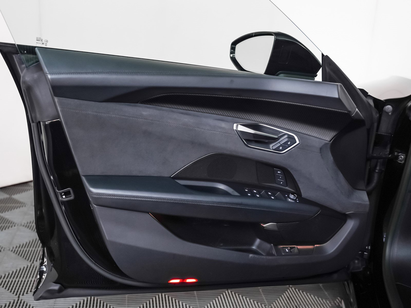 Used 2023 Audi e-tron GT Premium Plus w/ Performance Package image 23