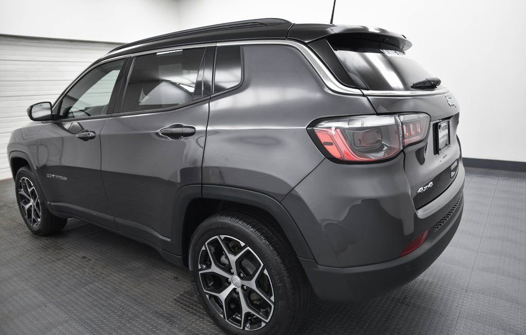 Used 2024 Jeep Compass Limited image 5