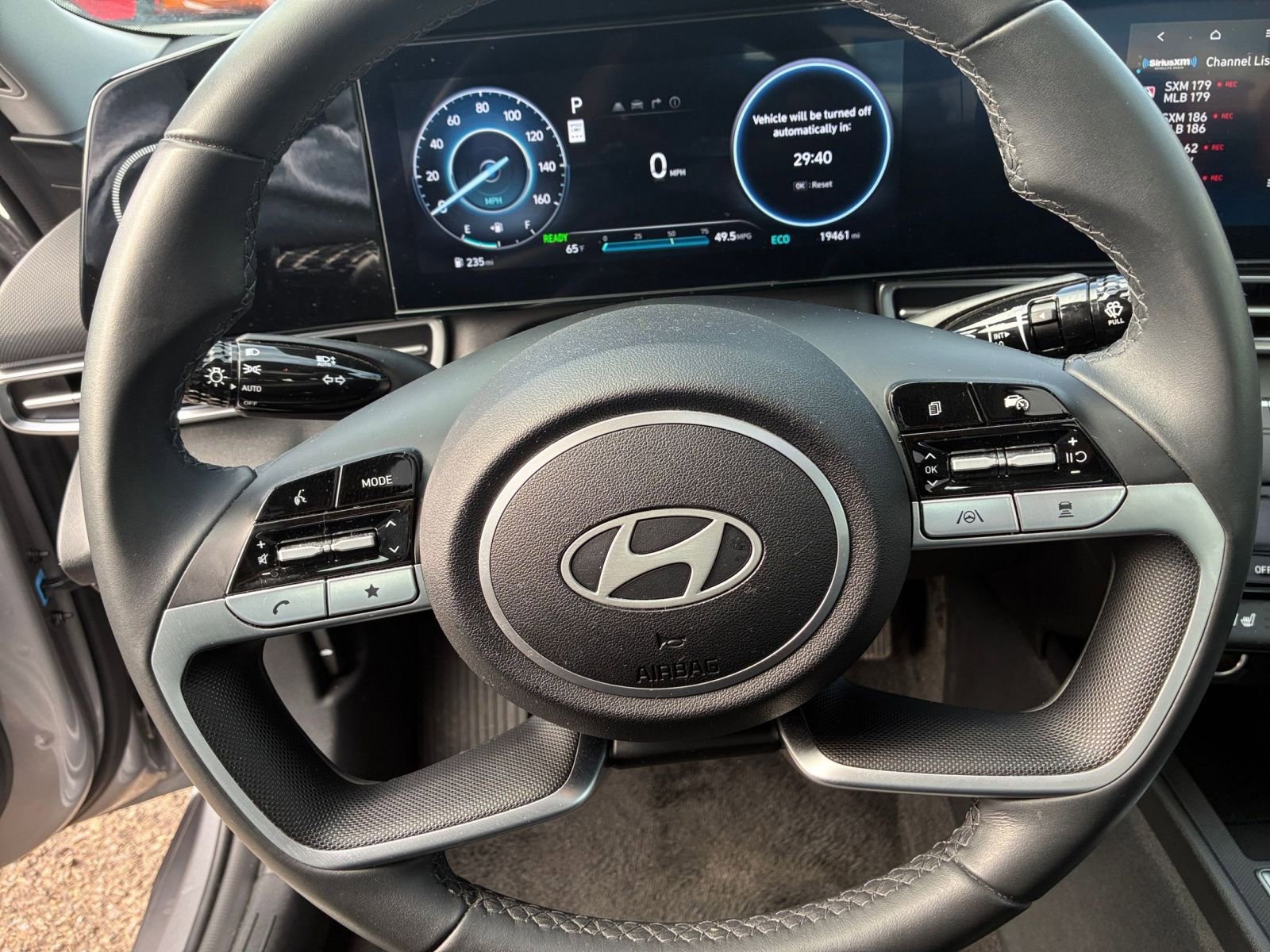 Used 2025 Hyundai Elantra Limited FWD image 29