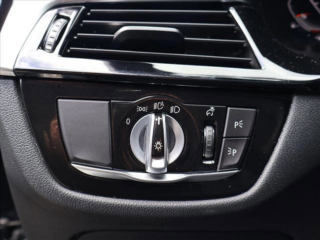 Used 2020 BMW 530i xDrive w/ Convenience Package image 11