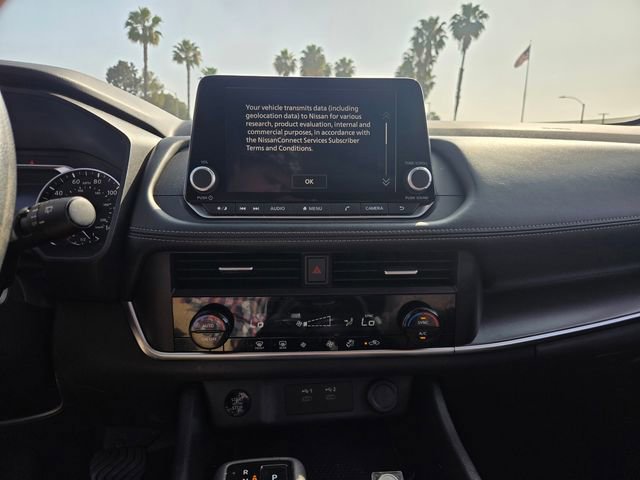 Used 2024 Nissan Rogue SV image 18