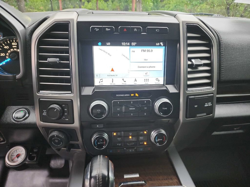 Used 2017 Ford F150 Platinum w/ Equipment Group 701A Luxury AWD/4WD image 28