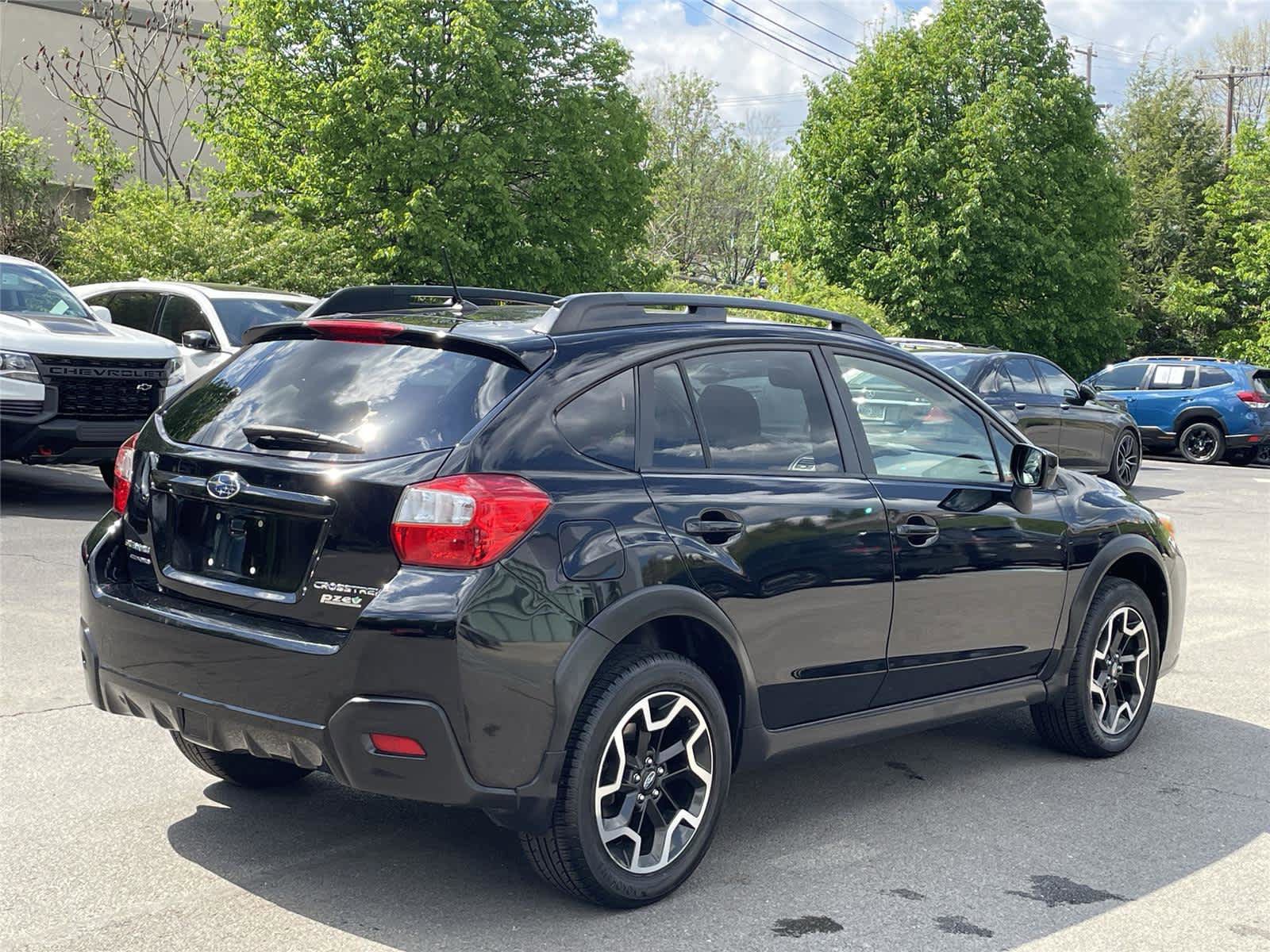 Used 2017 Subaru Crosstrek 2.0i Premium AWD/4WD image 5