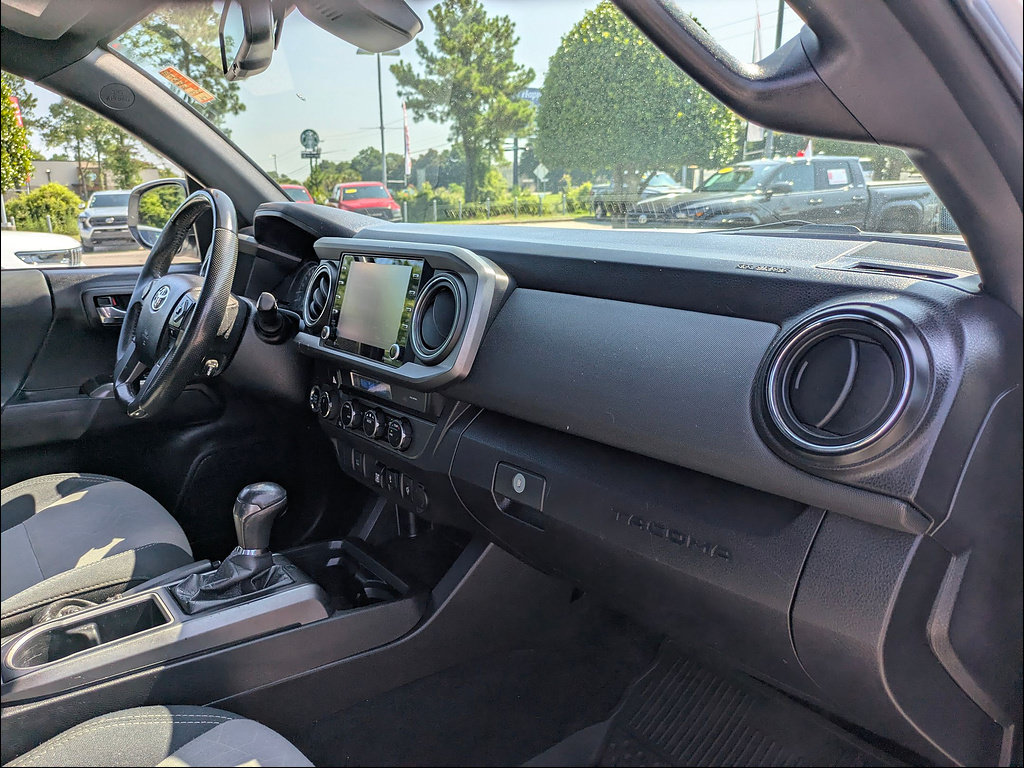 Used 2021 Toyota Tacoma TRD Off-Road AWD/4WD image 35