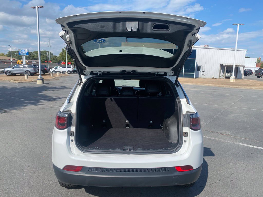 Used 2023 Jeep Compass Latitude AWD/4WD image 9