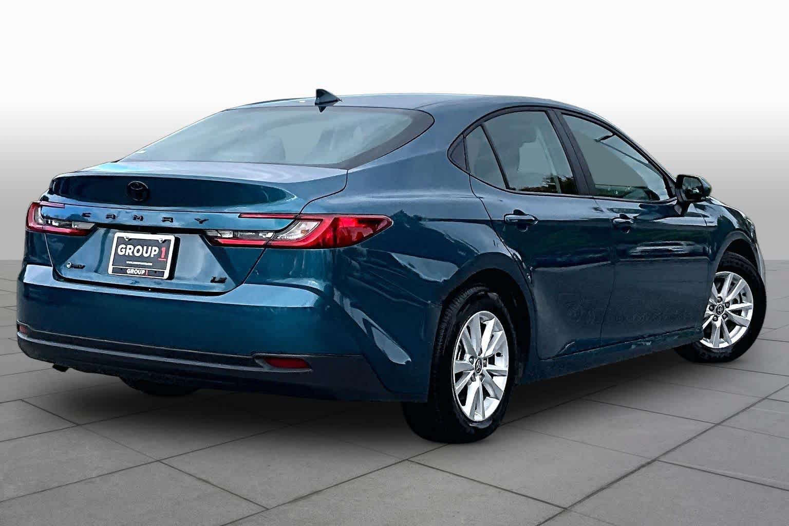 Used 2025 Toyota Camry LE FWD image 13