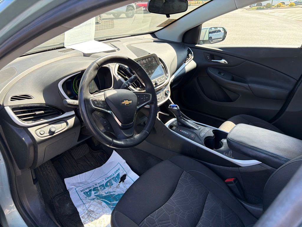 Used 2018 Chevrolet Volt LT w/ Comfort Package FWD image 13