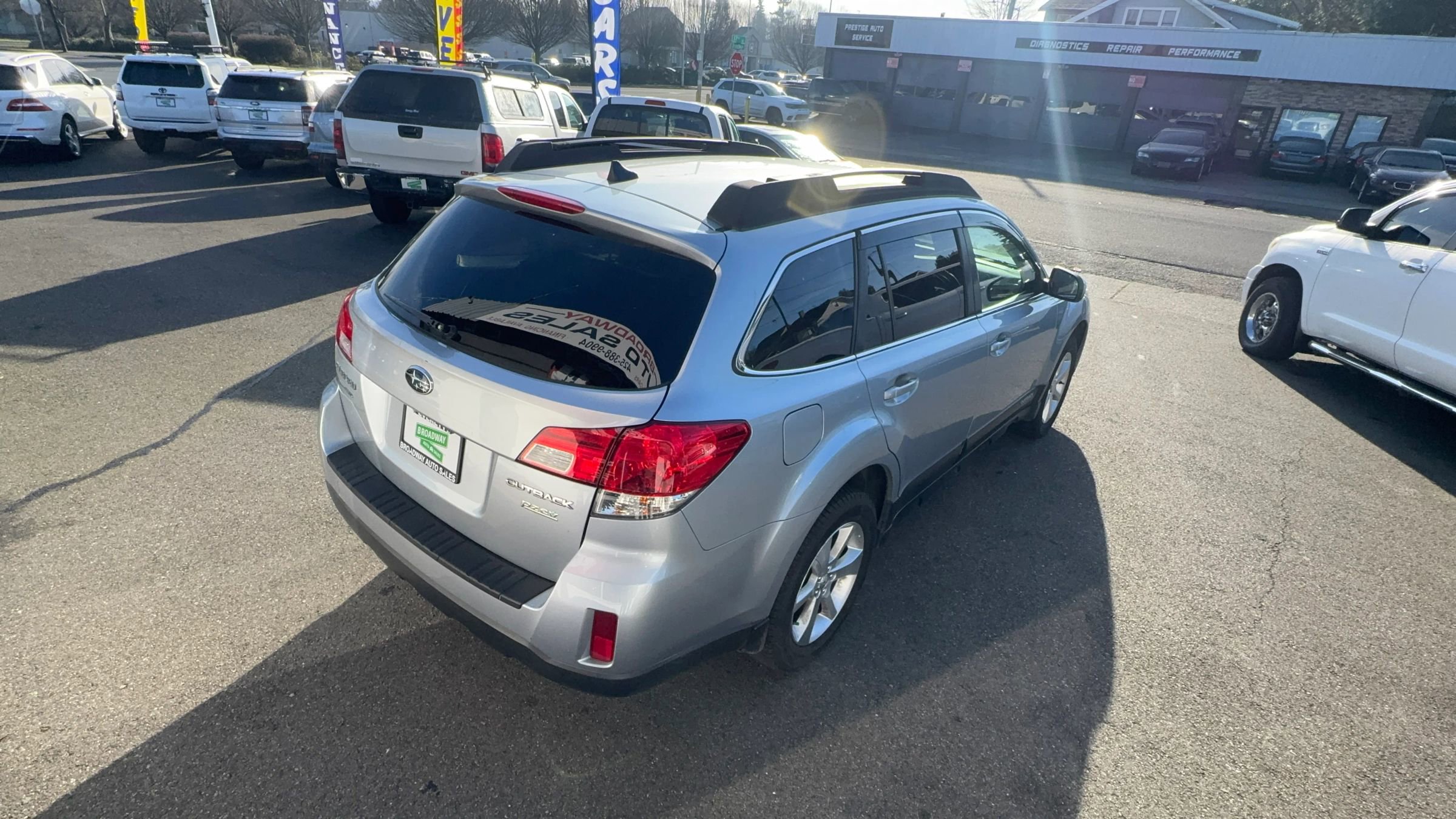 Used 2013 Subaru Outback 2.5i Limited w/ Moonroof Pkg AWD/4WD image 5