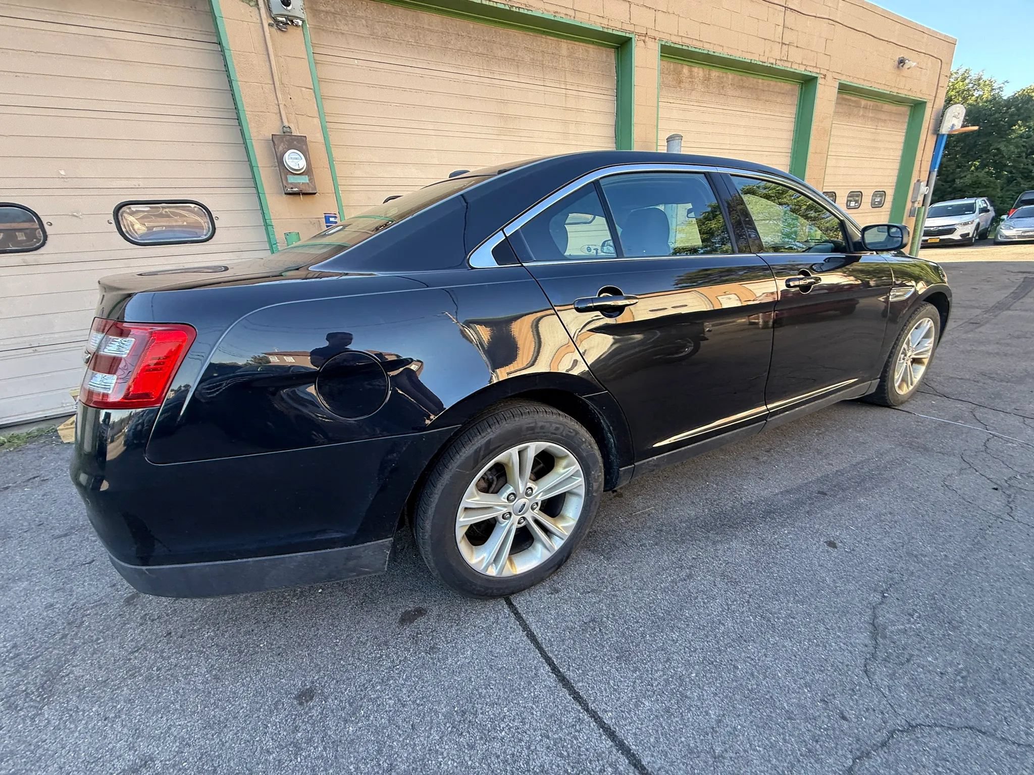 Used 2016 Ford Taurus SEL w/ Equipment Group 201A FWD image 5