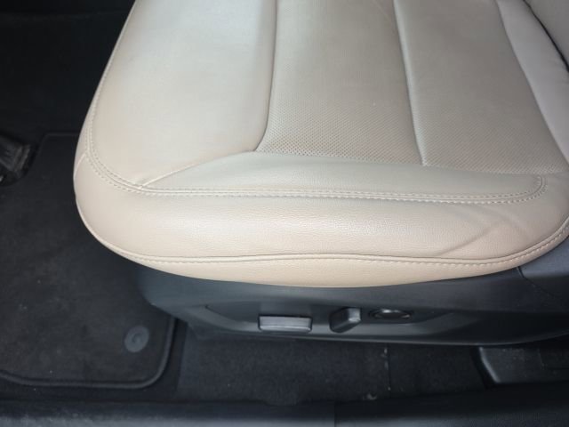 Used 2023 Ford Explorer Limited AWD/4WD image 15